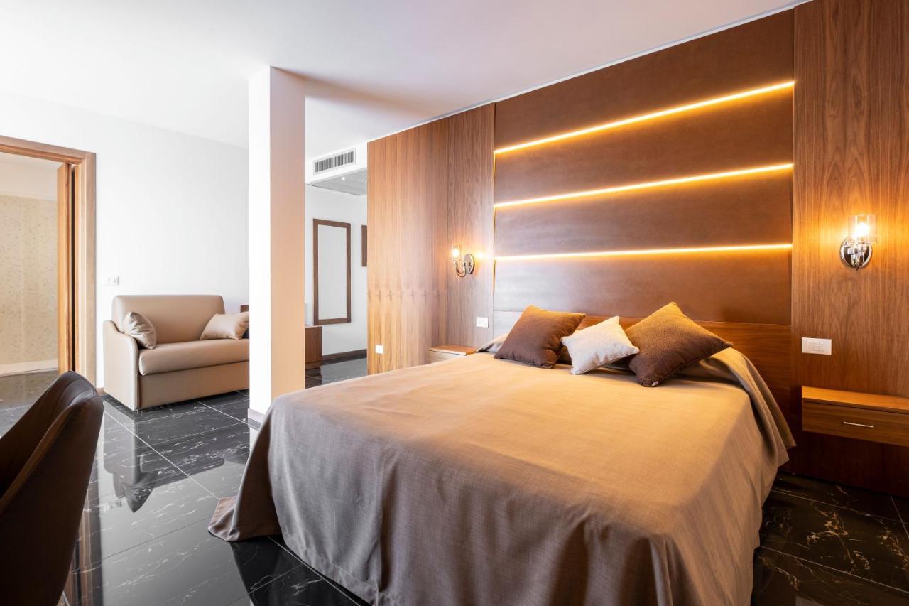 Hotel Mare Lignano Sabbiadoro Buitenkant foto