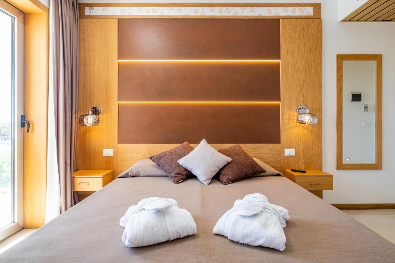 Hotel Mare Lignano Sabbiadoro Buitenkant foto
