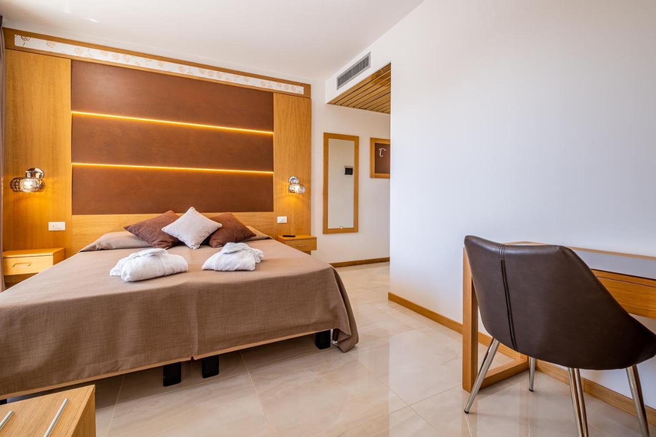 Hotel Mare Lignano Sabbiadoro Buitenkant foto